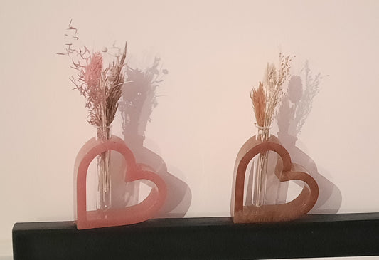 Epoxy hart met vaasje een droogbloemen